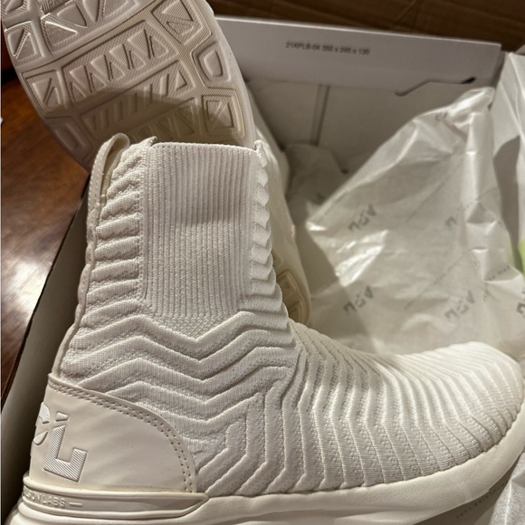 APL Women's Techloom Chelsea - Picture 2 of 9